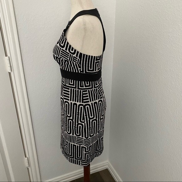 LAUNDRY by SHELLI SEGA, black white geometric halter style size 2 - Picture 6 of 13